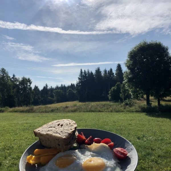 Vaření na ohni, během kempování a na cestách