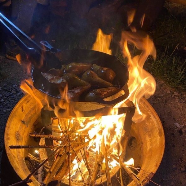 Vaření na ohni, během kempování a na cestách